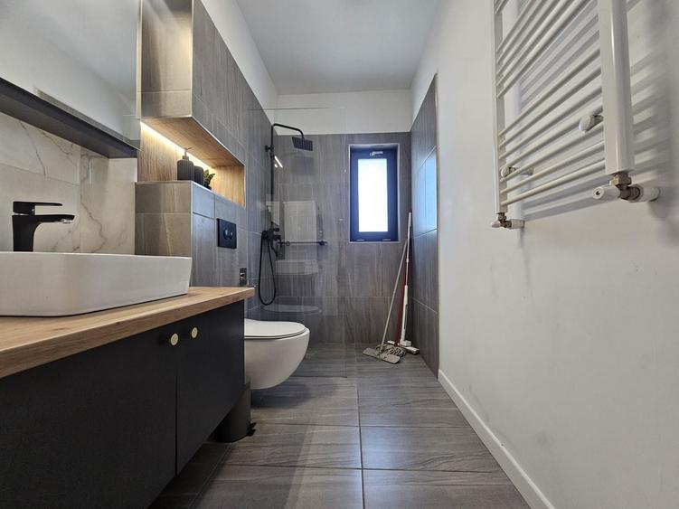 Apartament cu 2 camere decomandat, mobilat în Metro 2