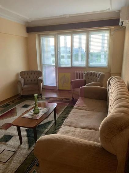 Apartament cu 3 camere decomandat în Colentina
