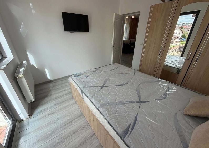 Apartament cu 2 camere semidecomandat în Valea Adâncă