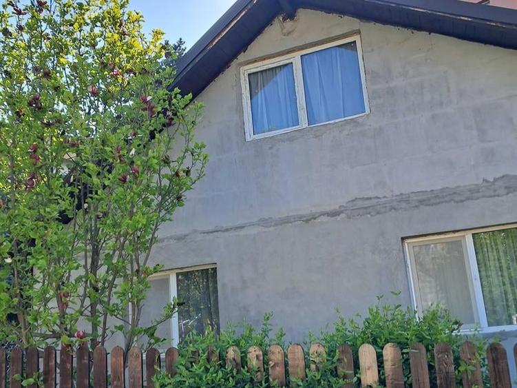 Casă individuală cu 3 camere cu Teren 337 Mp în Central