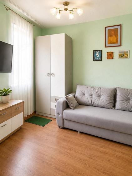 Apartament cu 3 camere semidecomandat în Central