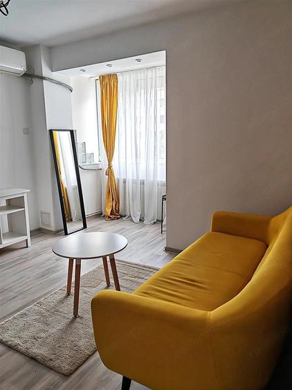 Apartament cu 2 camere decomandat în P-ța Universității