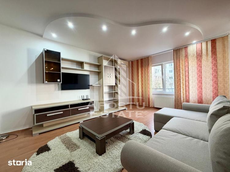 Apartament cu 3 camere decomandat în Est