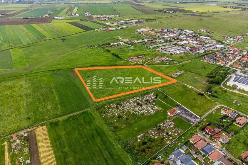 Teren de 31000 mp, în Sânleani