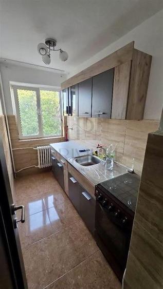 Apartament cu 2 camere semidecomandat, mobilat în Complex Studențesc
