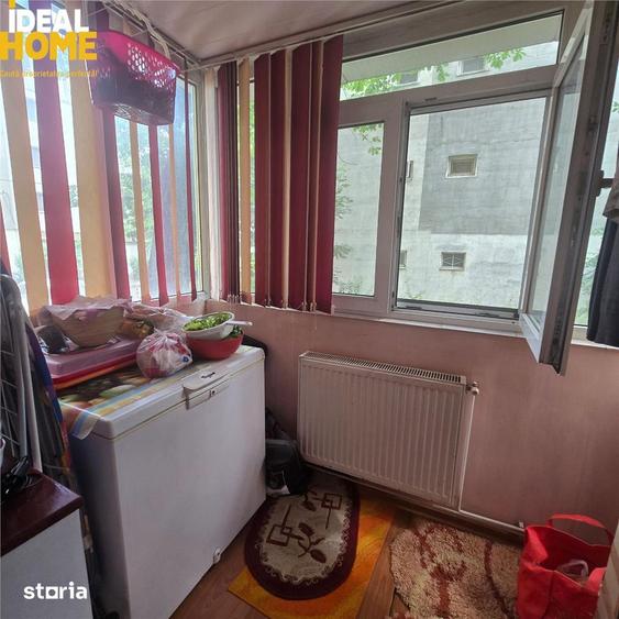Apartament cu 3 camere semidecomandat în Mircea cel Bătrân