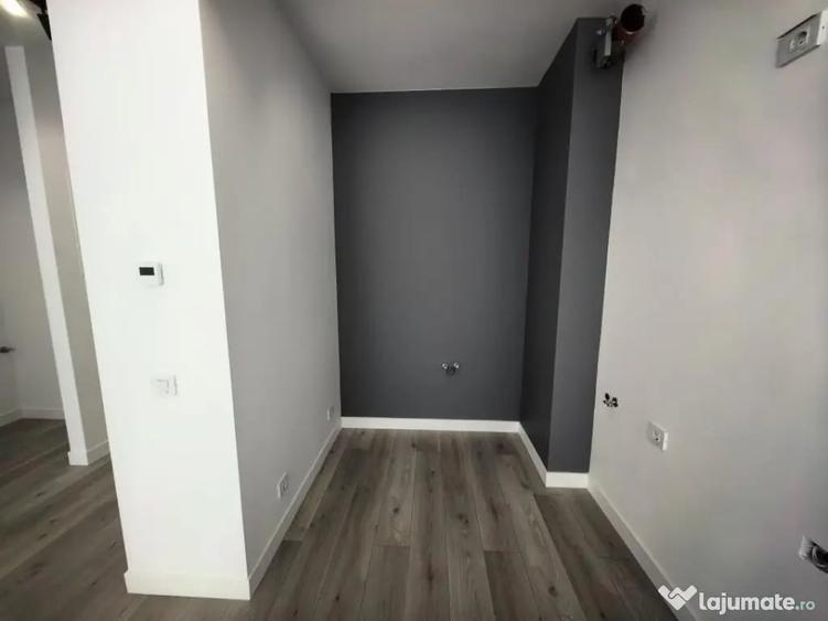 Apartament cu 3 camere semidecomandat în Baza 3
