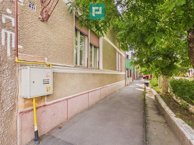 Casă individuală cu 3 camere cu Canalizare în Pârneava