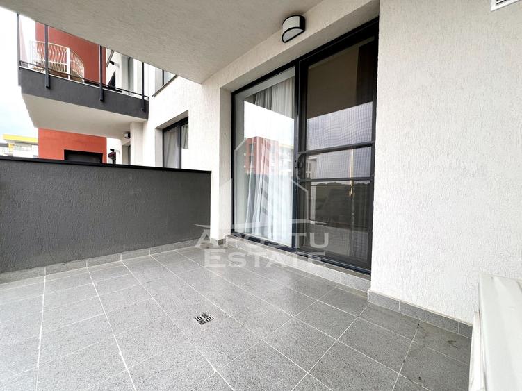 Apartament cu 3 camere semidecomandat, mobilat în Lipovei