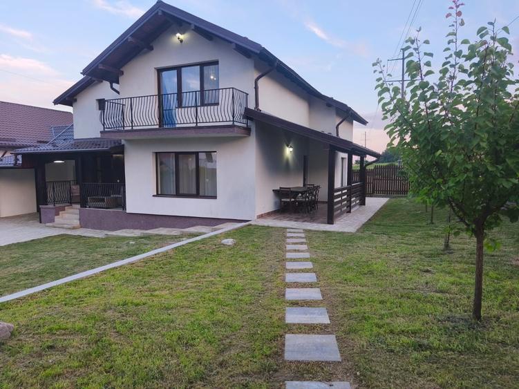 Casă cu 4 camere în Central