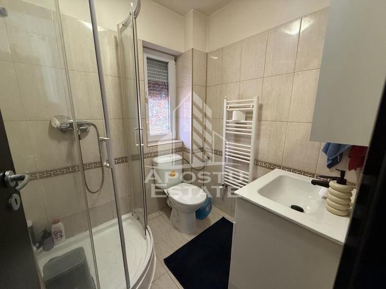 Apartament cu 3 camere decomandat, mobilat în Sânandrei