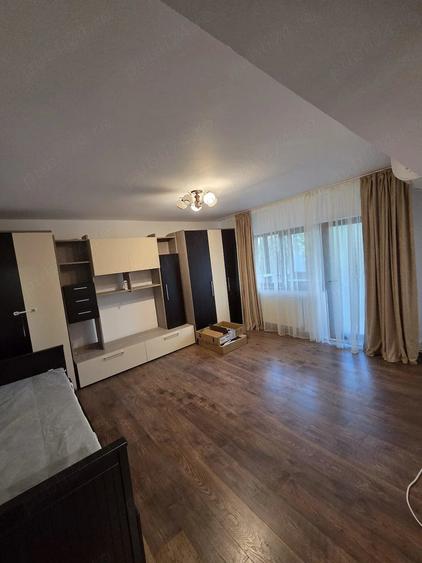 Garsonieră decomandată în Gării