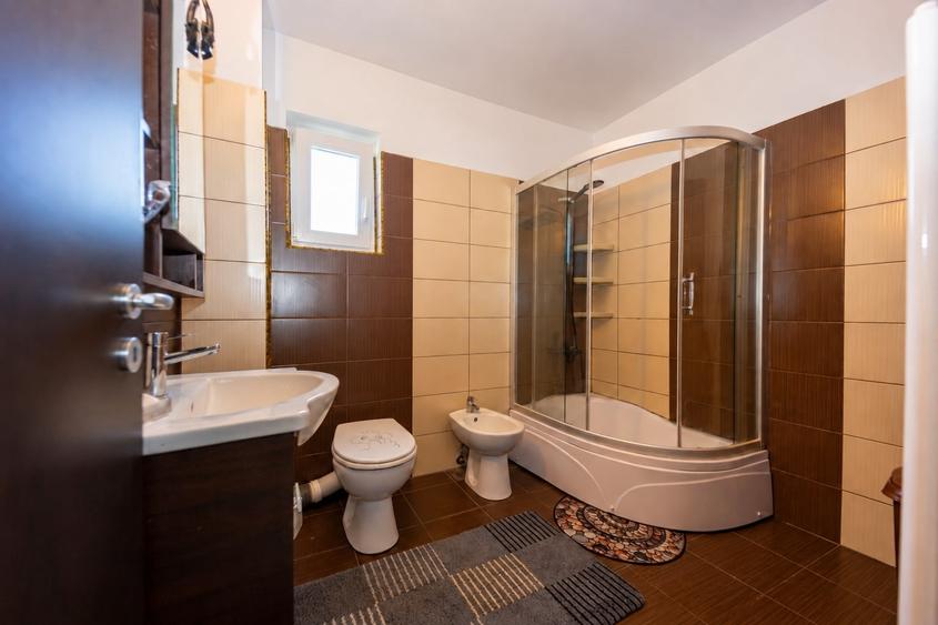 Duplex cu 5 camere cu Canalizare în Lunca Cetățuii