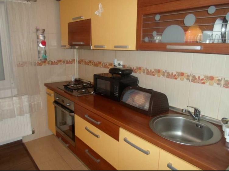Apartament cu 2 camere decomandat, mobilat în Rahova