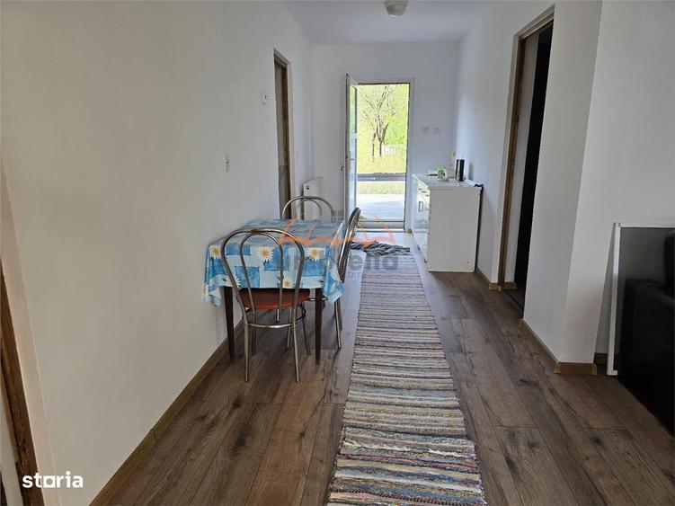 Casă cu 4 camere cu Teren 2424 Mp în Fundătura