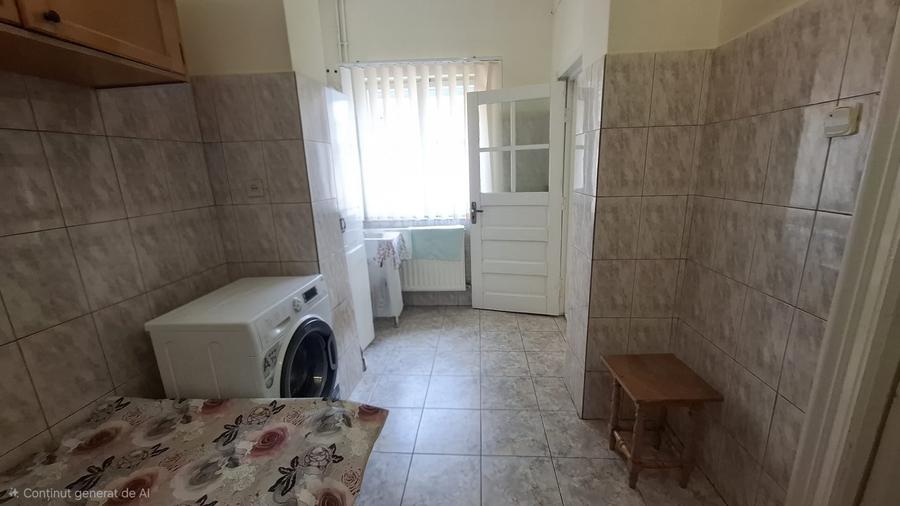 Casă individuală cu 3 camere cu Canalizare în Central