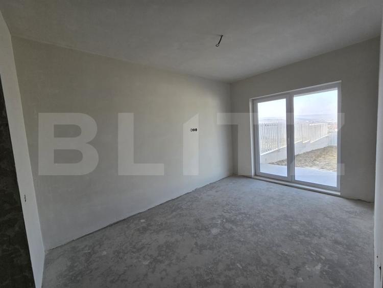 Apartament cu 3 camere semidecomandat în Apahida