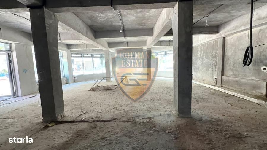 Spațiu comercial, de 920 mp, în Sud
