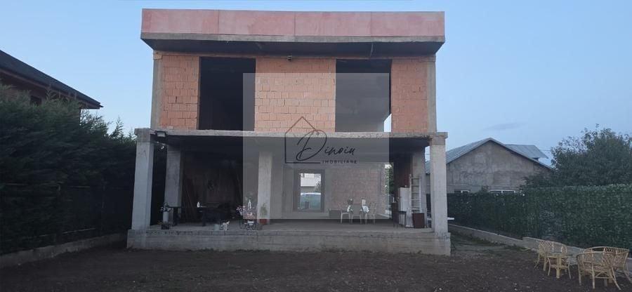 Casă individuală cu 6 camere cu Canalizare în Strejnicu