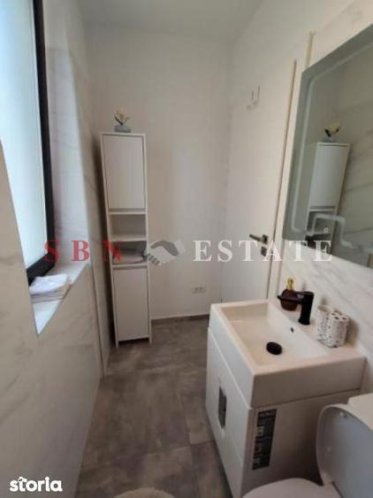Apartament cu 3 camere decomandat în Titan