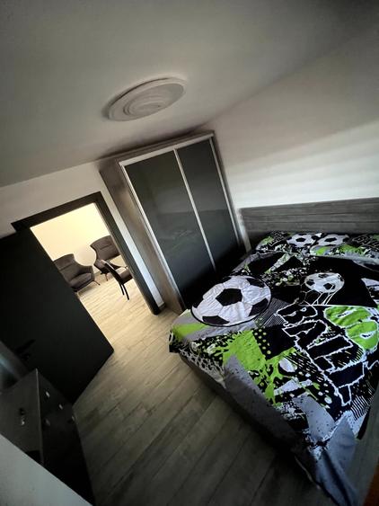 Apartament cu 4 camere decomandat în Central