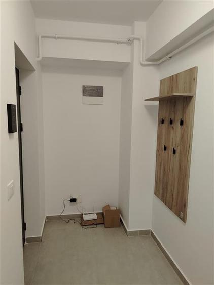 Garsonieră decomandată în Valea Adâncă
