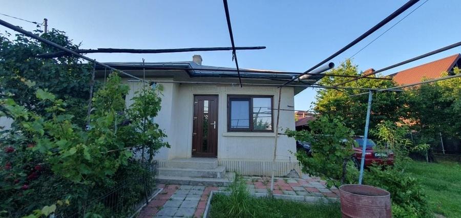 Casă cu 4 camere în Bucium