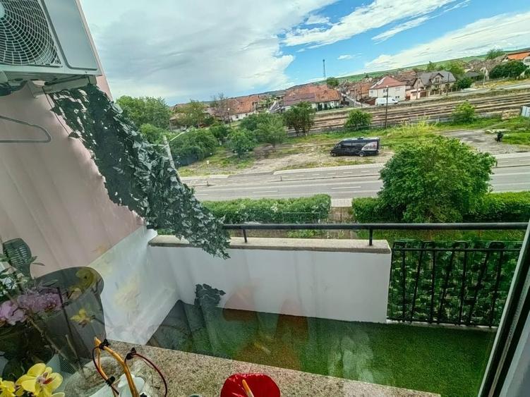 Apartament cu 3 camere semidecomandat în Central