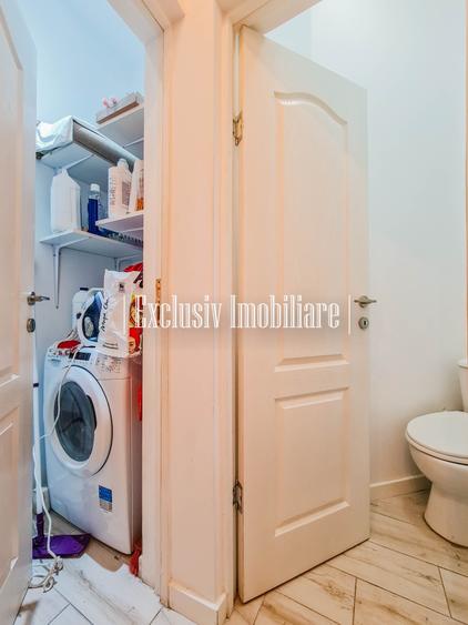 Apartament cu 3 camere semidecomandat, mobilat în Central