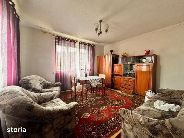 Casă cu 4 camere cu Teren 1376 Mp în Dâmbul Rotund