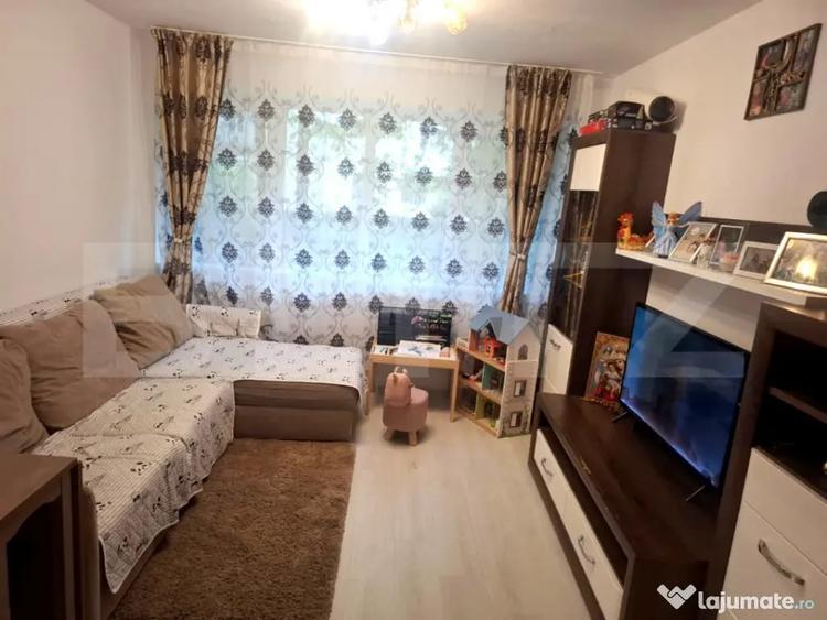 Apartament cu 2 camere decomandat în Aleea Trandafirilor