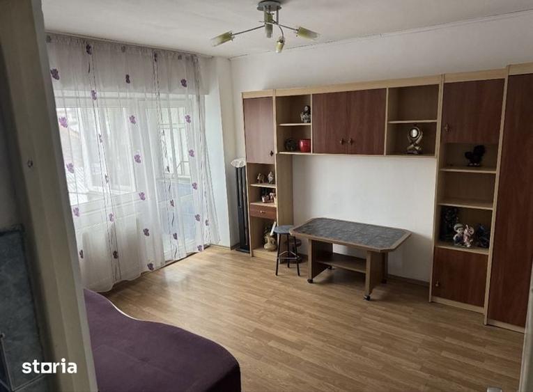 Garsonieră decomandată în Central