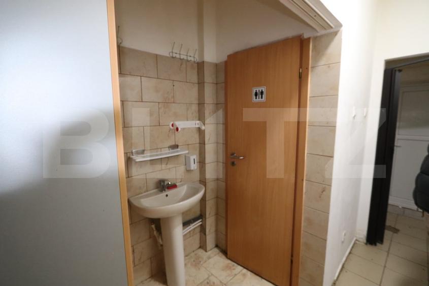 Spațiu comercial, de 96 mp, în Titu
