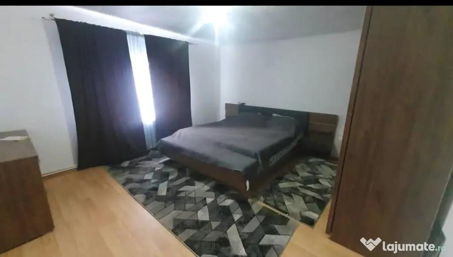 Casă cu 5 camere în Dăbâca