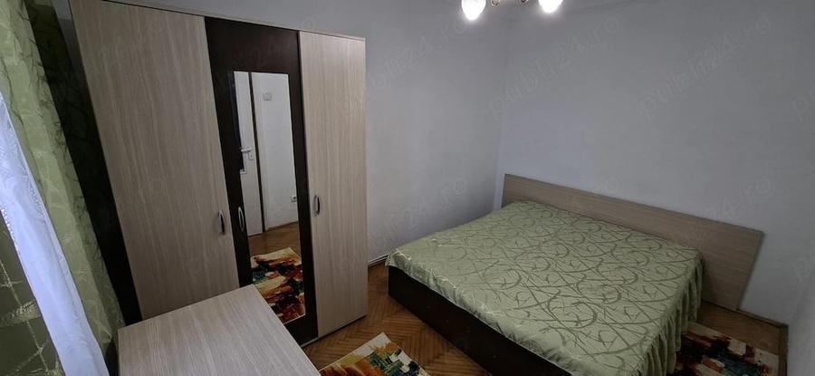 Apartament cu 3 camere semidecomandat în Alexandru cel Bun