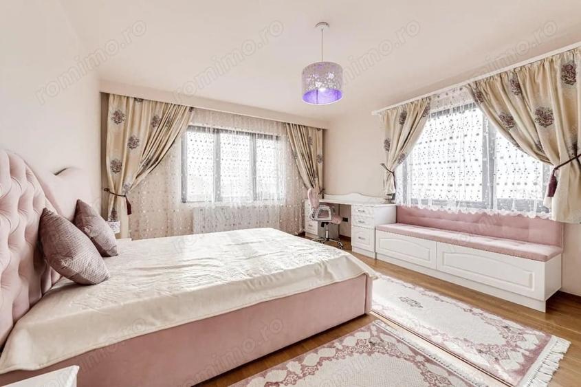 Casă cu 6 camere cu Teren 1013 Mp în Central
