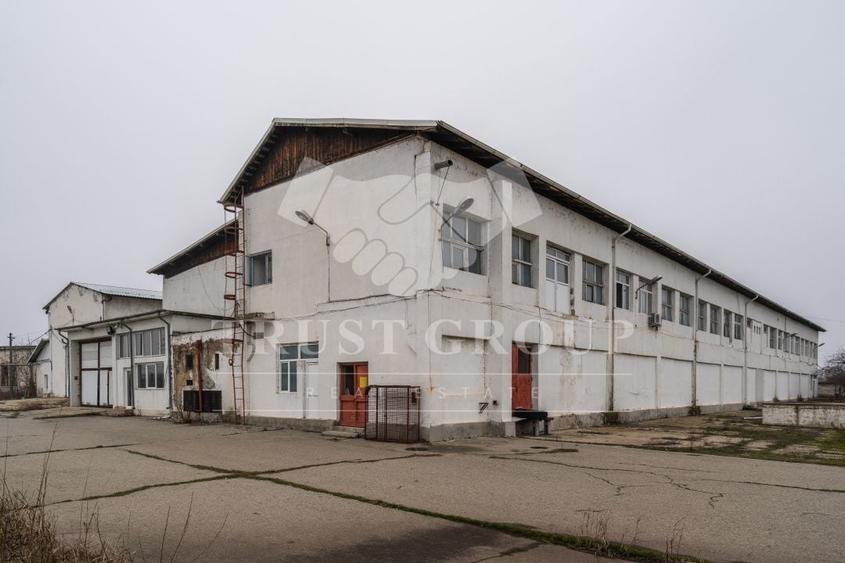 Spațiu industrial, de 1,000 mp, în Central