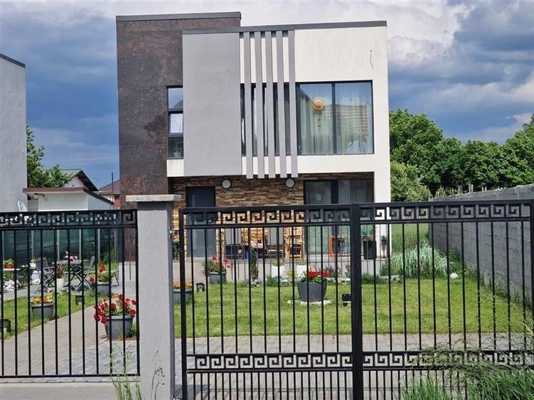 Casă individuală cu 4 camere cu Canalizare în Sânpetru