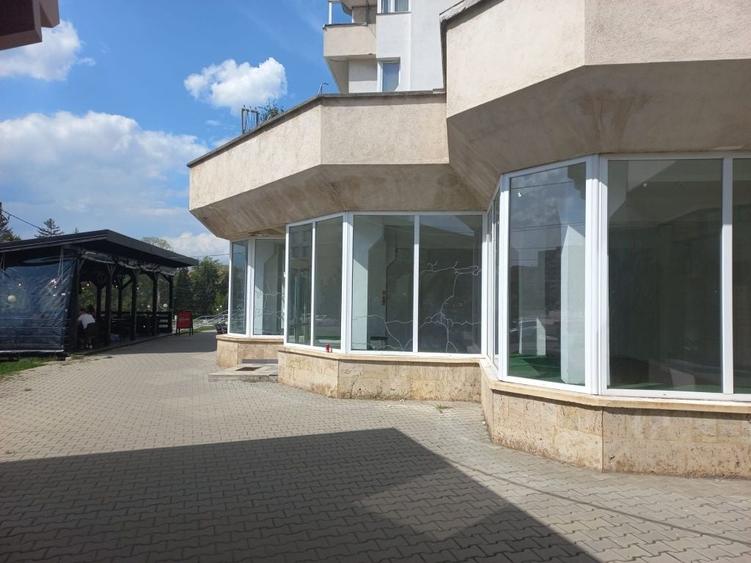 Spațiu comercial, de 126 mp, în Onești