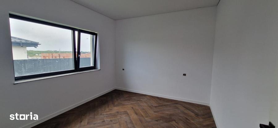Casă cu 3 camere cu Teren 400 Mp în Bucium