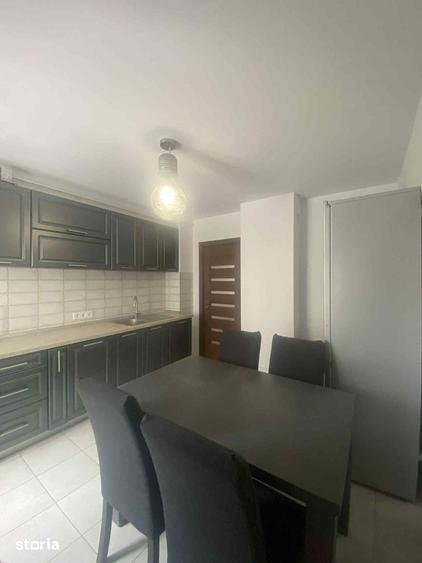 Apartament cu 4 camere decomandat în Soarelui