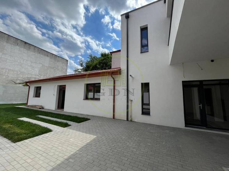 Birou, de 211.4700012207 mp, în Central
