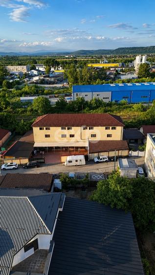 Casă individuală cu 20 camere cu Canalizare în Nord
