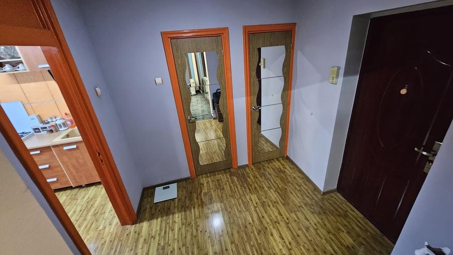 Apartament cu 2 camere semidecomandat, mobilat în Colentina