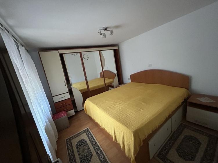 Casă cu 4 camere în Lumina
