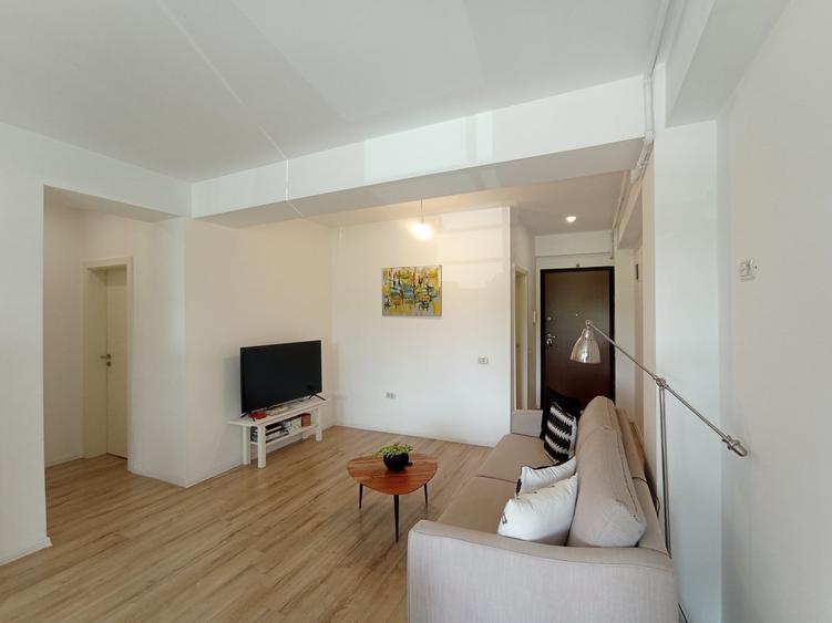 Apartament cu 3 camere decomandat, mobilat în Dorobanților