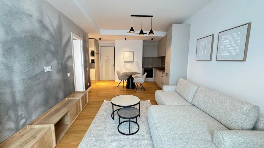 Apartament cu 2 camere semidecomandat, mobilat în Iancu Nicolae