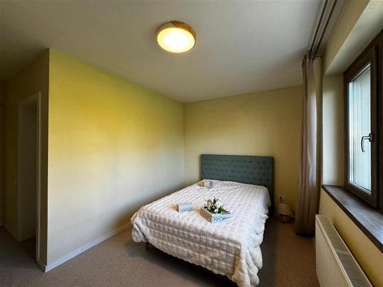 Apartament cu 3 camere semidecomandat, mobilat în Borhanci
