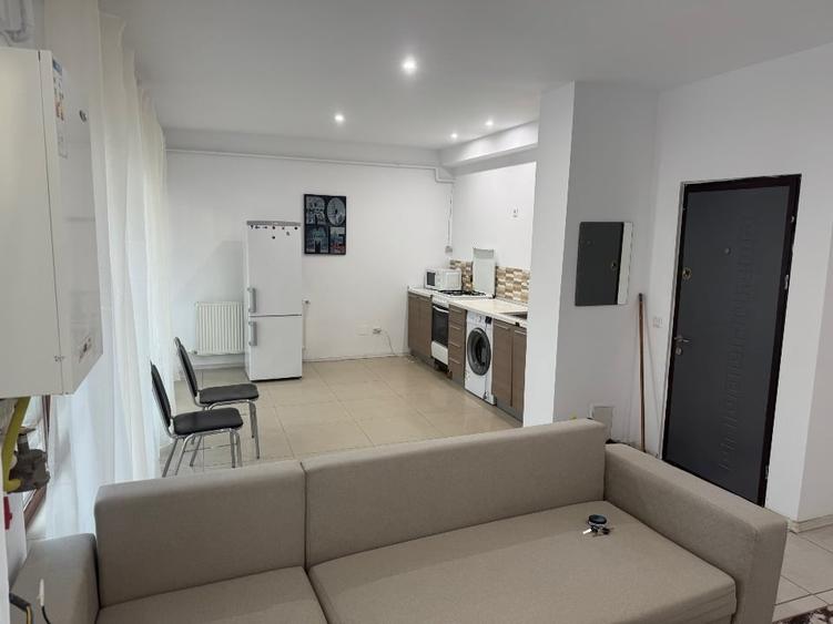 Apartament cu 3 camere, mobilat în Tomis Nord