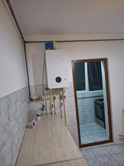 Apartament cu 2 camere decomandat în Lazu